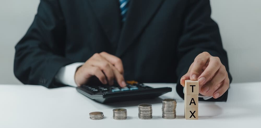What taxes do foreigners pay in Panama?
