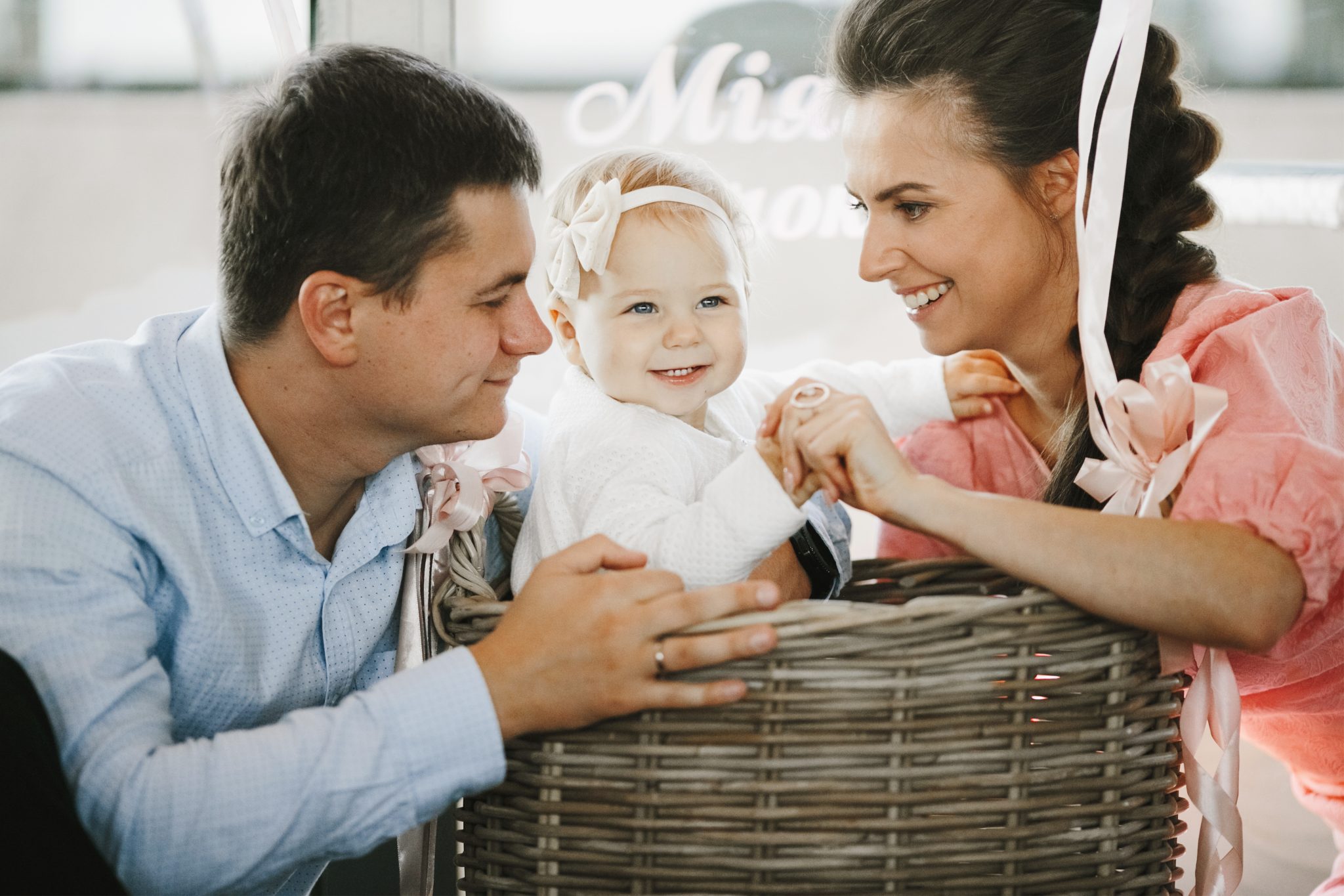 HOW CAN A FOREIGNER OBTAIN RESIDENCY IF HE/SHE HAS A PANAMANIAN CHILD?