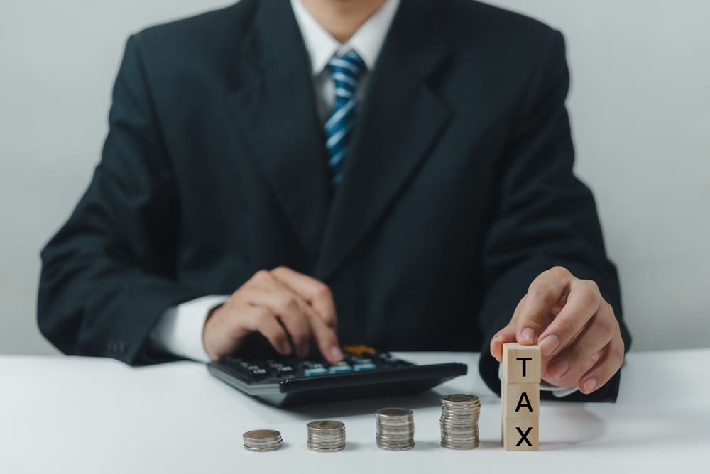 Qué impuestos pagan los extranjeros